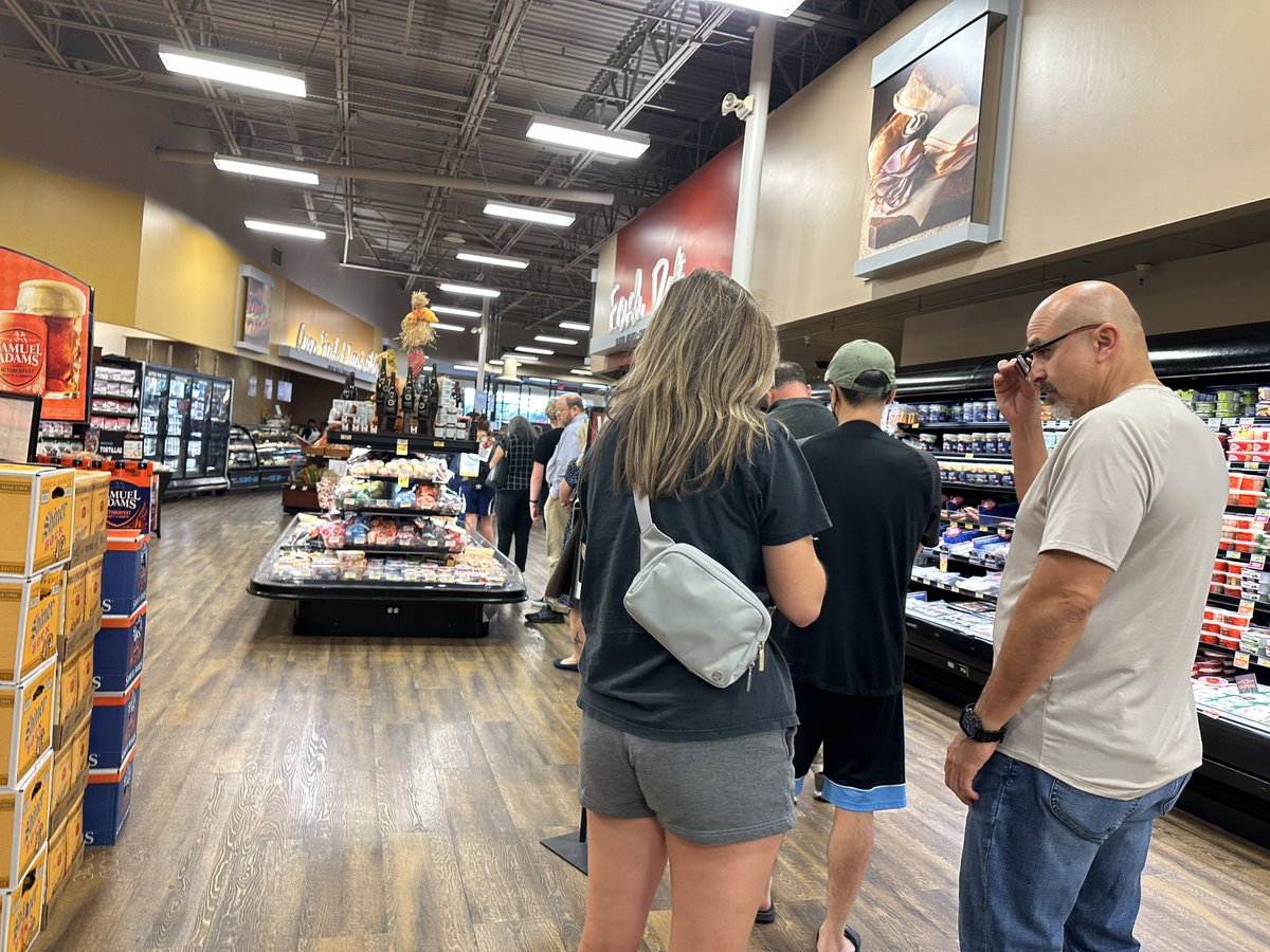 meaganfalcon's tweet photo. I know early voter turnout has been low in Texas this midterm, but itโs fantastic to see this long line Iโm in that are filled with people ready to cast their vote on the second to last day of early voting. #votetx
Last day to early vote is tomorrow. https://t.co/kMjIc8yqnS