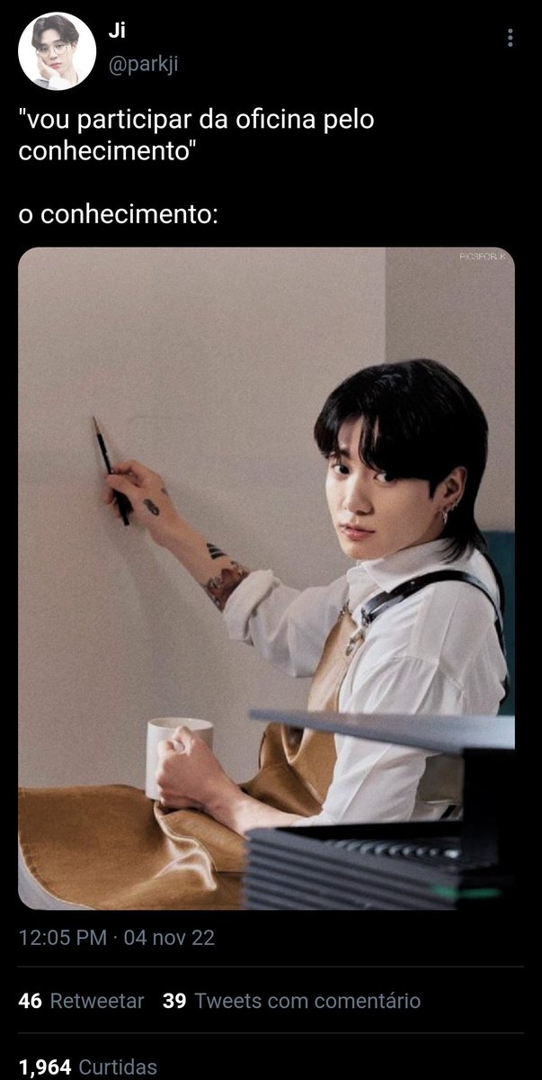ggukliiety's tweet photo. #jikookau onde jimin vai para um cursinho de artes, mas a sua intenção não é aprender. 
ou
onde jungkook é professor de artes visuais e tem uma queda por um de seus alunos. https://t.co/TlS8MMQJb3