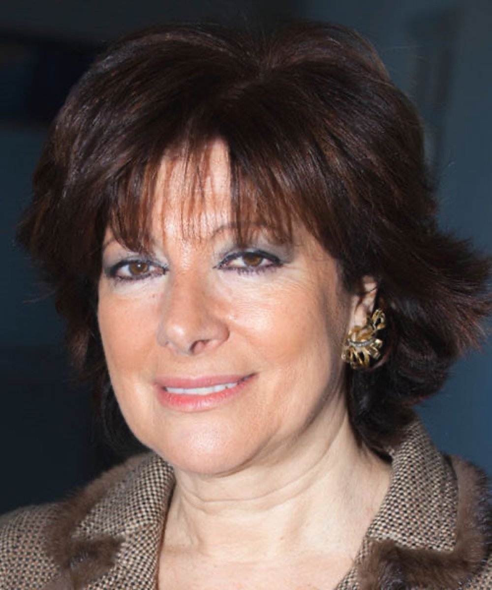Kris Jenner interpreterà la Ministra per le riforme Maria Elisabetta Alberti Casellati nella serie Netflix sul Governo Meloni.
