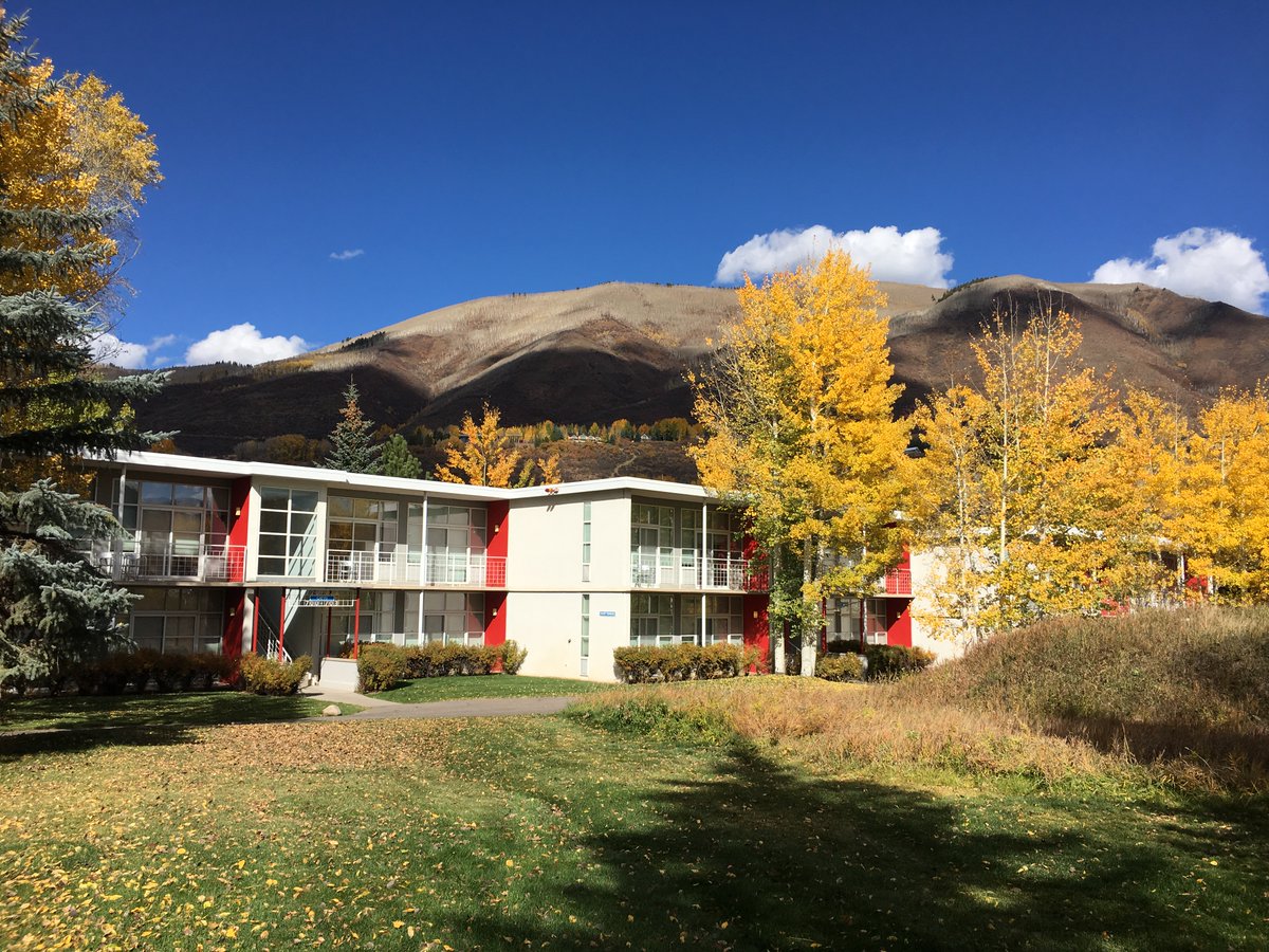 Fall colors are beautifully highlighted against our Aspen Institute Conference Center suites⁠.

For more Hospitality designs, click here
bararch.com/hotels

⁠