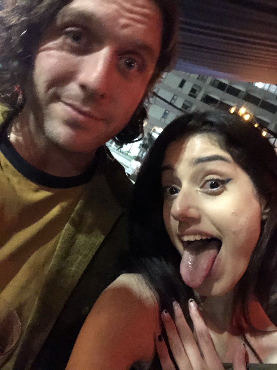 radioarcticve's tweet photo. Thank u sooo fucking much i love u guys @arcticmonkeys https://t.co/wWsaTJOWYS