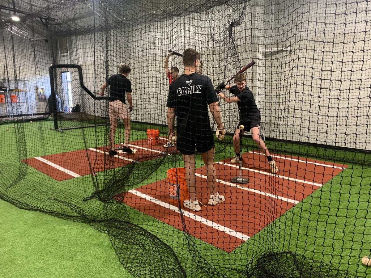 jaxcobaseball's tweet photo. This group doesn’t complain; they don’t make excuses! They don’t miss workouts; they don’t miss 4on1s! They show up and get after it! Most importantly, they push each other and LOVE each other! Another INCREDIBLE week for Panther Baseball! #FAMILY #ForTheBrotherhood 🐾⚾️ https://t.co/yiV9AlKZh2