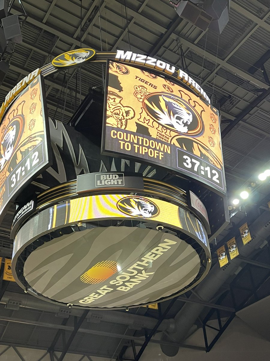 ToddWhitaker's tweet photo. #HoopsTime #MIZ https://t.co/vXe9HjlAoi