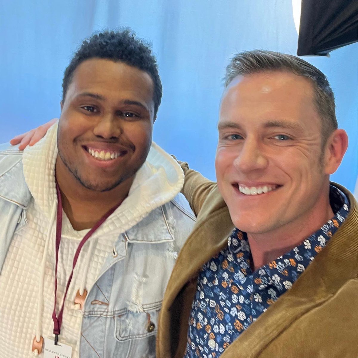MrNickJohnson1's tweet photo. THANK YOU to Akeem Shannon, entrepreneur and inventor of Flipstik, for joining our Speaker Series at Belleville West HS. Thank you for coaching them on how to rise from failures, to get in doors that aren’t “for them,” &amp; to take care of their mental health #DEI https://t.co/NlXzAdotR1