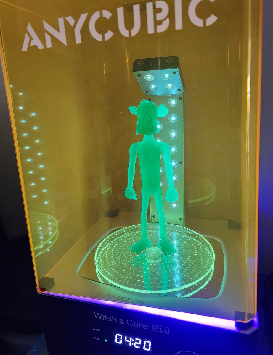 BoredApeConrad's tweet photo. 9" Translucent Green #MAYC! https://t.co/PxtSTGeQ34