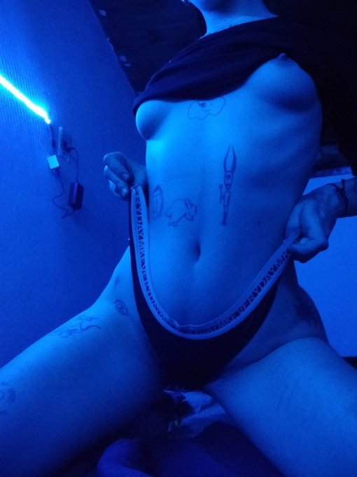 Rt si quer&eacute;s ver m&aacute;s♡ ♡  Y directo a m&iacute; md !!  🕯️💸🥀 https://t.co/k22OUUkR9k