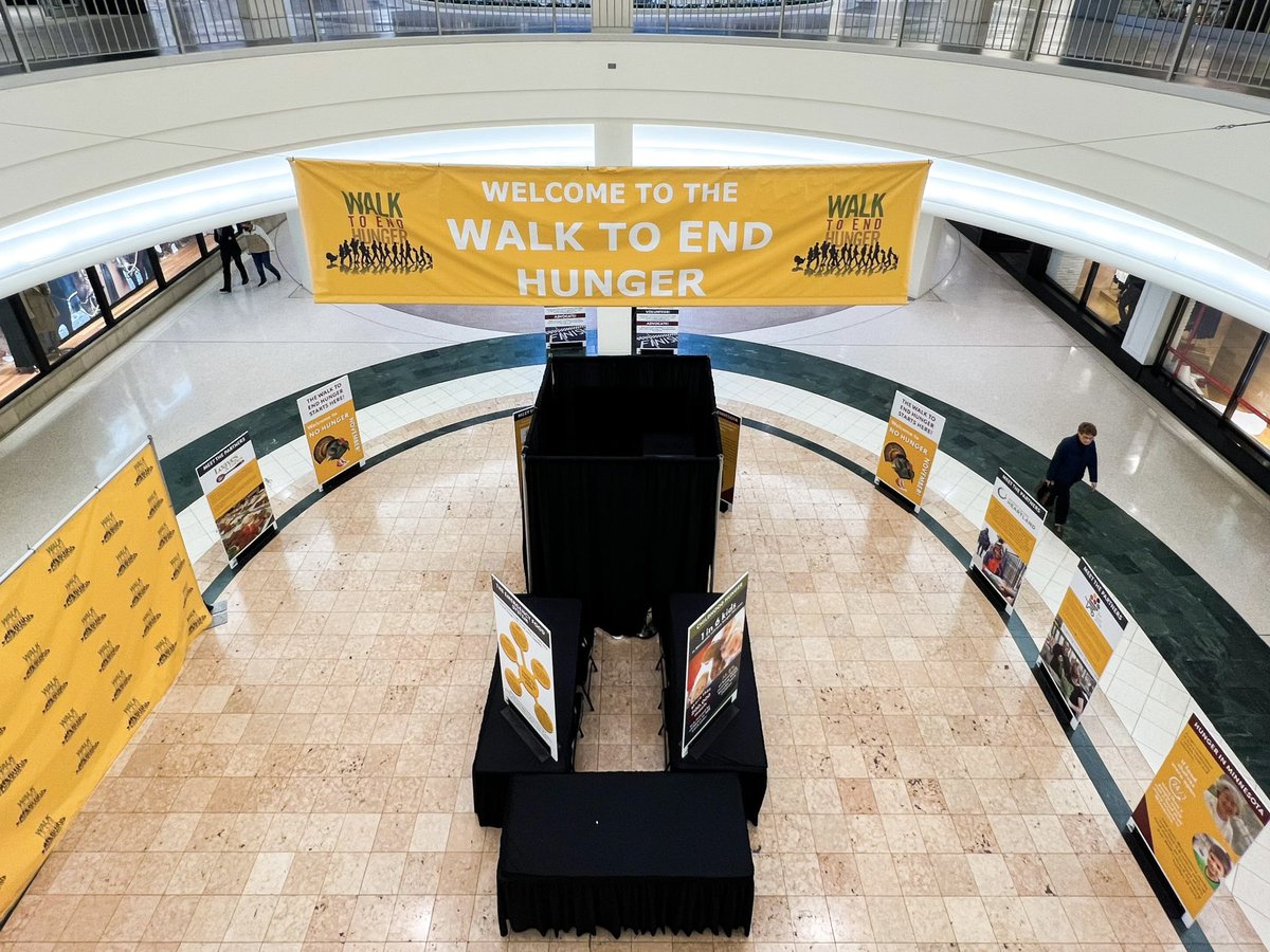 Kick off November with the return of the #NoHungerNovember Hub, located in Macy’s Court! 🙌 This moth, help fundraise for 7 local hunger relief organizations that support communities! Join us for the #WalktoEndHunger on Thanksgiving morning to give back, before giving thanks. 🦃