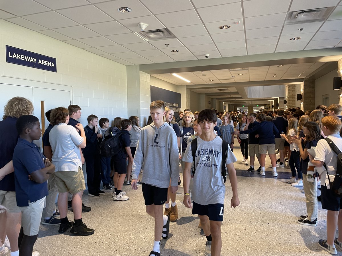 LCALions_sports's tweet photo. We're extremely proud of our Lions Cross Country team who headed to Middle Tennessee today for their state meet so today we all lined the halls to send them off. Good luck, Lions! Show them what you got! #lakewaylions #golions22 #lcaxc https://t.co/vq44nSOuMZ