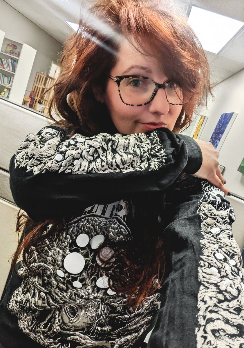 crimsonclad's tweet photo. finishing up "meatsack" day, preparing for #FullforceRadio night~
let's get back in the groove with some heavy metal, some frens, and probably some death and some tentacles? So sayeth my new fave 4 sided longsleeve. Gear up and hop in, live in 1.5 hours!
https://t.co/pq8NE7AJAy https://t.co/jig8JYvnUR