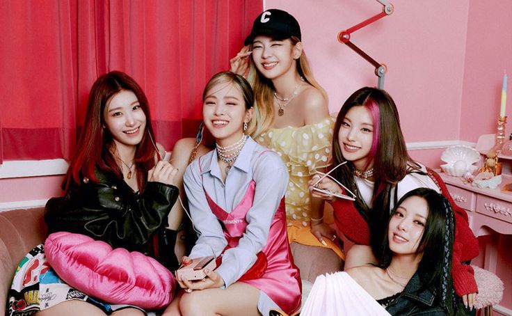 updatecultura's tweet photo. VEM AÍ! CEO da JYPE, empresa que gerência grupos como TWICE, ITZY e Stray Kids, afirmou que veremos seus artistas em breve no Brasil. https://t.co/SZdQEanaLh