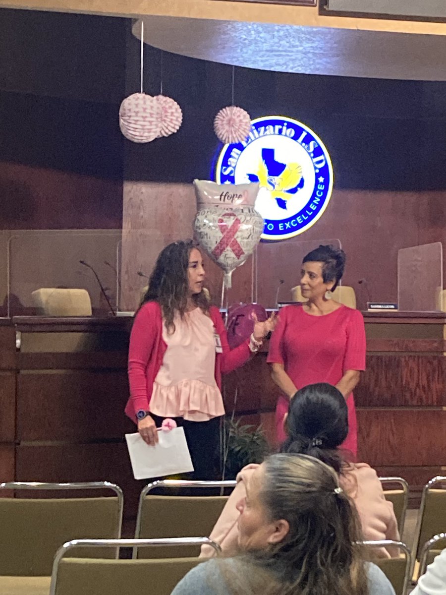 janetnatividad_'s tweet photo. Thank you @estelacasasep and Mrs. Muรฑoz for opening your hearts, for sharing your stories, and gifting us hope! The world is a little (much) brighter because of amazing women like you! ๐ #BreastCancerAwarenessMonth #StandWithEstela #FightInPink @SanElizarioISD @SEISDpliaison https://t.co/jvzpj04tNu
