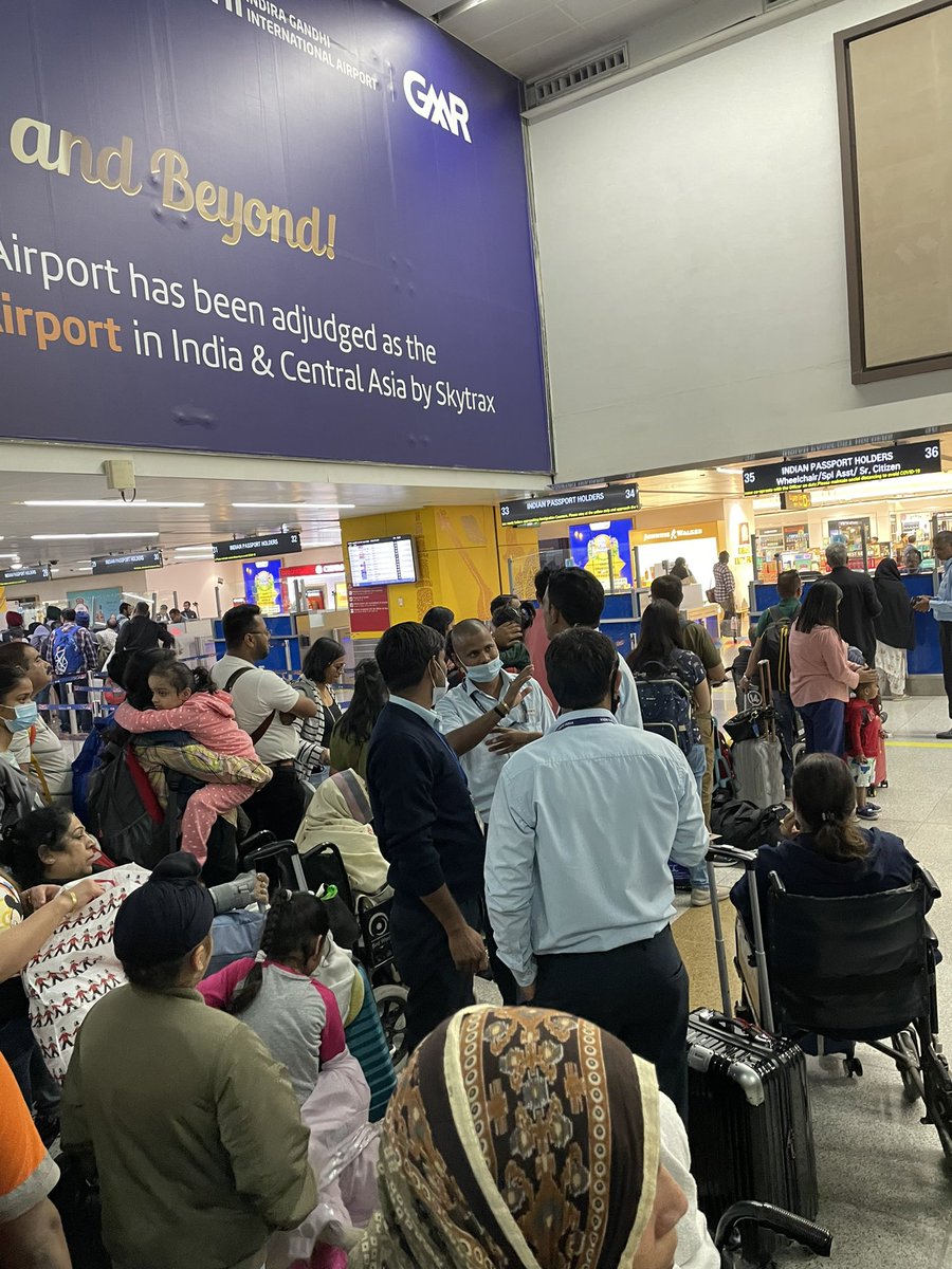rahul_ghy's tweet photo. @MoCA_GoI @PiyushGoyal @JM_Scindia  total chaos at Delhi airport immigration @ 4:40am 
Only 2 counters to  cater many people , https://t.co/GcKGUE4JE0