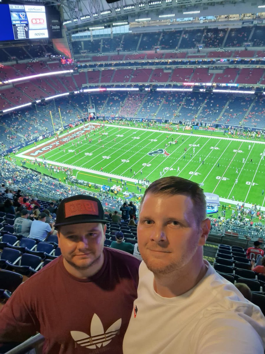 alex_bloch_'s tweet photo. Weiter geht’s! Neue Stadt, neues Stadion, neues Spiel! USA Stadion Tour, Station 3/6: NRG Stadium, Texans - Eagles @Icke41 @ransport @rannfl_suechtig @EsumePatrick @BjoernWerner #FlyEaglesFly https://t.co/dalVEuBv7r