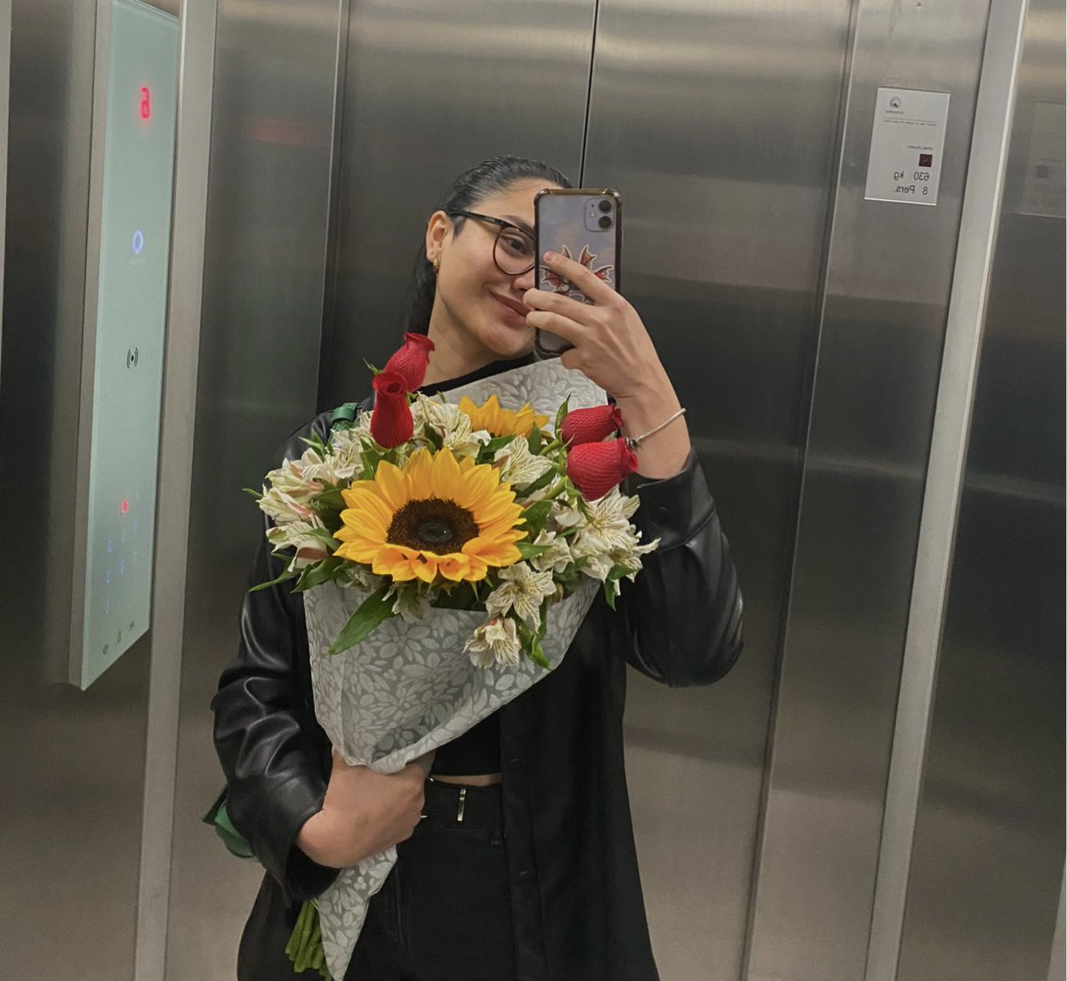 mbeporr's tweet photo. El 💐 de siempre para la persona más iconic y admirable de mi vida 😍 https://t.co/HCEIFrgOT8