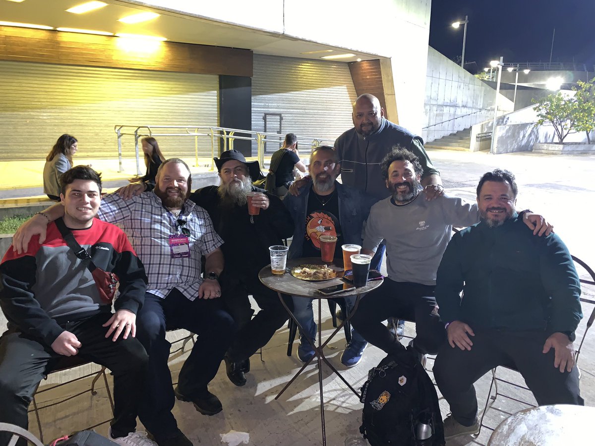 robedugonzalez's tweet photo. Parte de la banda de @hackbuenosaires presente en la @ekoparty 🍻🍻
@Vampii @C0ns1gl13r1 @fvillagra1 @matiaschruiz @el_gallego_17 @tomiividosevich
#after #EKO2022 #hack27 https://t.co/cxUnNStxwa