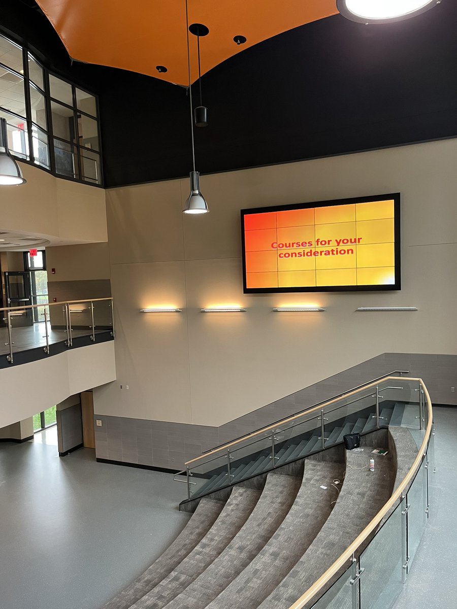 pattyru82's tweet photo. On Wednesday, Oct. 26 at 11:35 a.m. I sat on the giant steps in the William J. Lindsay Life Sciences Building lobby to study for my environmental science test. This is the newest building on campus and it is located in front of the running track. #ENG170 https://t.co/adL72wQMI6