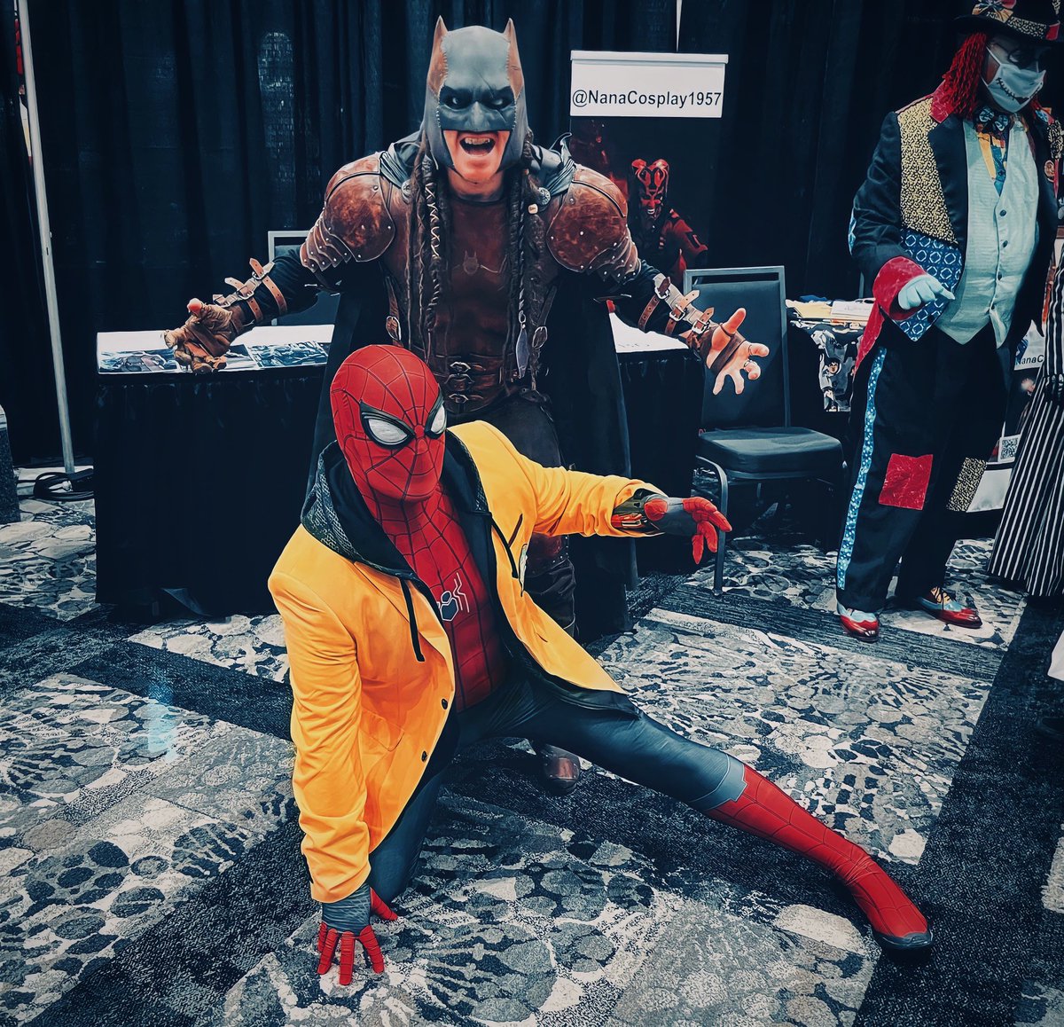 MonctonSpidey's tweet image. This is one of my favourite shots that @mred798 got at #HalCon2022 #SpiderMan x #Batman