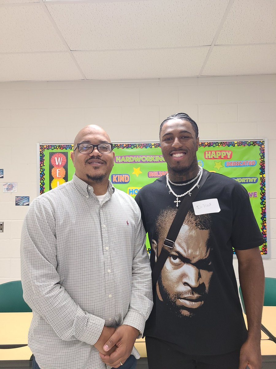 Malcolm Brown (@lmsleader1) on Twitter photo Thank you to former Liberty Knight and Alcovy Tiger and current Cleveland Brown, D'Anthony Bell <a href="/DBSZN_/">D’Anthony Bell (Hit-Man⚒)</a> for speaking with our students today! Thank you for sharing your journey. Once a Knight, always Knight! @APSorrell <a href="/MsLCurtiss/">L Curtiss</a> <a href="/LibertyMiddleNC/">Liberty Middle School</a> #nccssbethebest #knightsride Thank you to former Liberty Knight and Alcovy Tiger and current Cleveland Brown, D'Anthony Bell <a href="/DBSZN_/">D’Anthony Bell (Hit-Man⚒)</a> for speaking with our students today! Thank you for sharing your journey. Once a Knight, always Knight! @APSorrell <a href="/MsLCurtiss/">L Curtiss</a> <a href="/LibertyMiddleNC/">Liberty Middle School</a> #nccssbethebest #knightsride