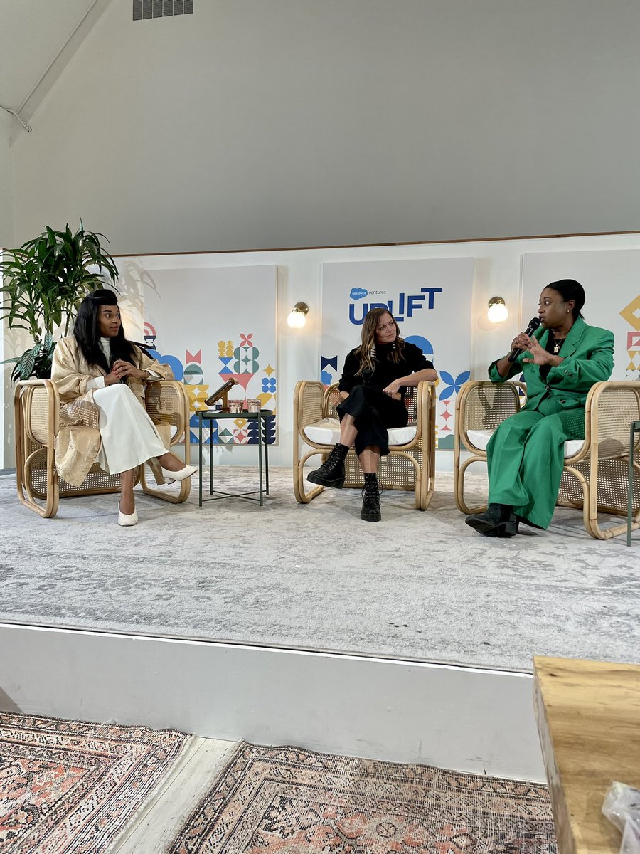 A conversation on boundaries &amp; leadership with <a href="/kkellyyoga/">American Detox by kerri kelly 🖤</a> and Maryam Ajayi. Their take: Leaders who set healthy boundaries in the workplace can transform an organization, inspire creativity, and boost productivity. #Uplift22 ✨