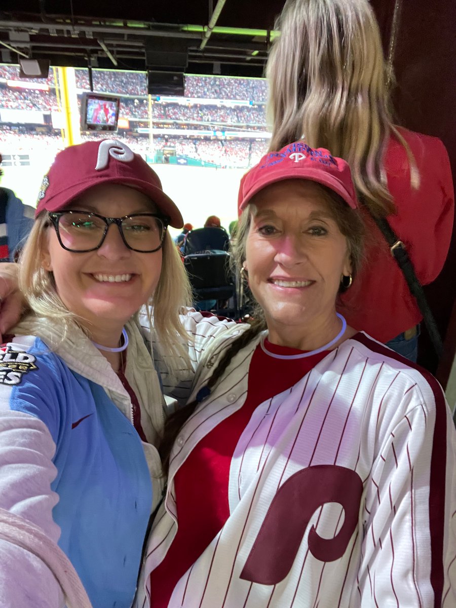 My aunt Theresa and I don’t have seats (SRO) sooo let’s Cap One come through! She recently broke both of her feet (absolutely true). 🙏🏼 ⚾️ #CapitalOneUltimateFan #Sweepstakes #gophillies