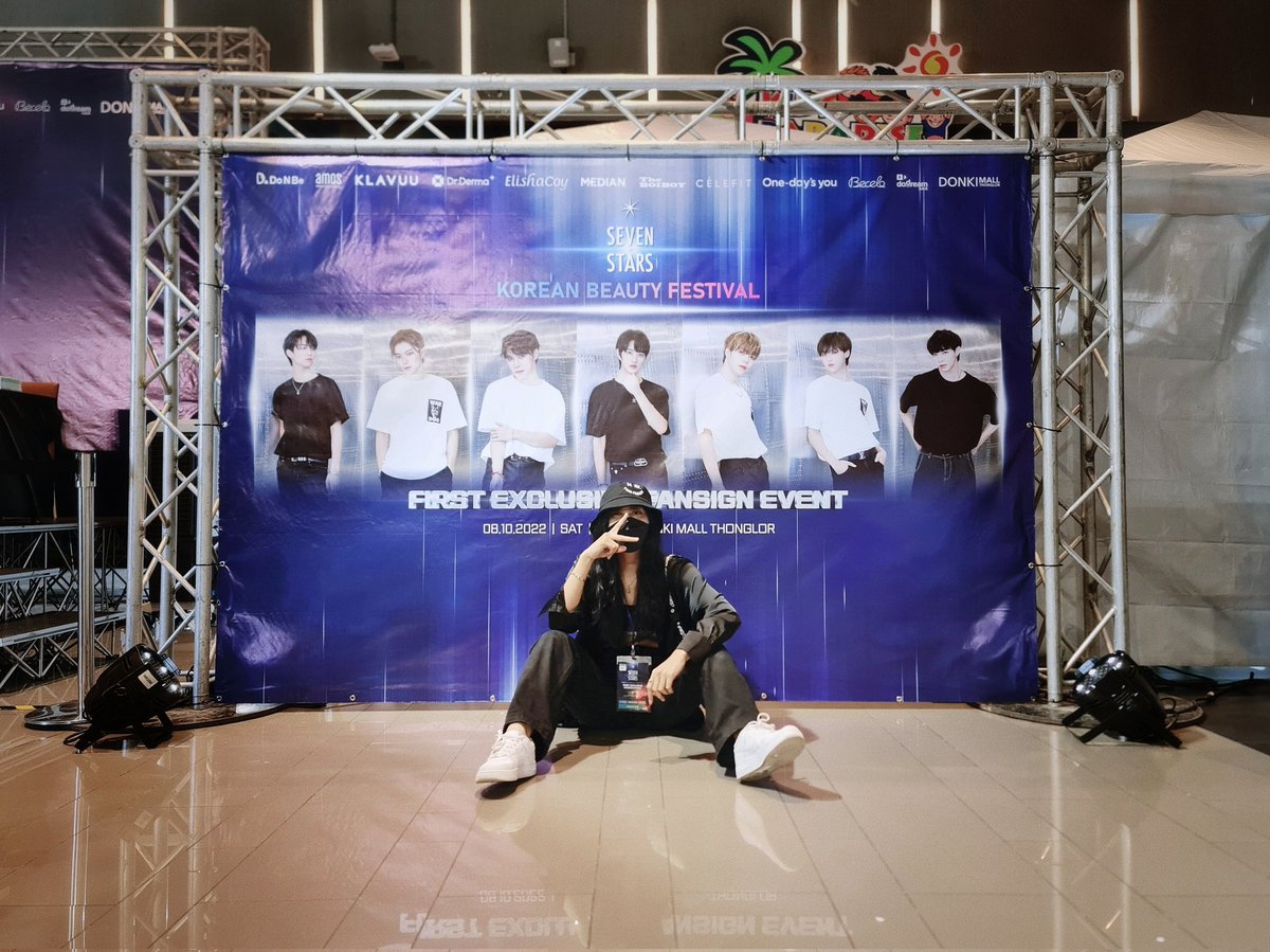 carrottz_'s tweet photo. 100822 my 1st fansign event w/ @Sevenstars_twt

🗓 SEVEN STARS 1ST EXCLUSIVE FANSIGN EVENT
📍Donki Mall Thonglor, 4th Floor

#YongKwon #YunMin #WooChul #oppopp #AlanPa #YOYOthanawin #ppeanutp #SevenStars #SevenStarsTH #SevenStarsFirstFansign #ExclusiveFANSIGN #KBeautyFestival2022 https://t.co/ADDcoFeQhp