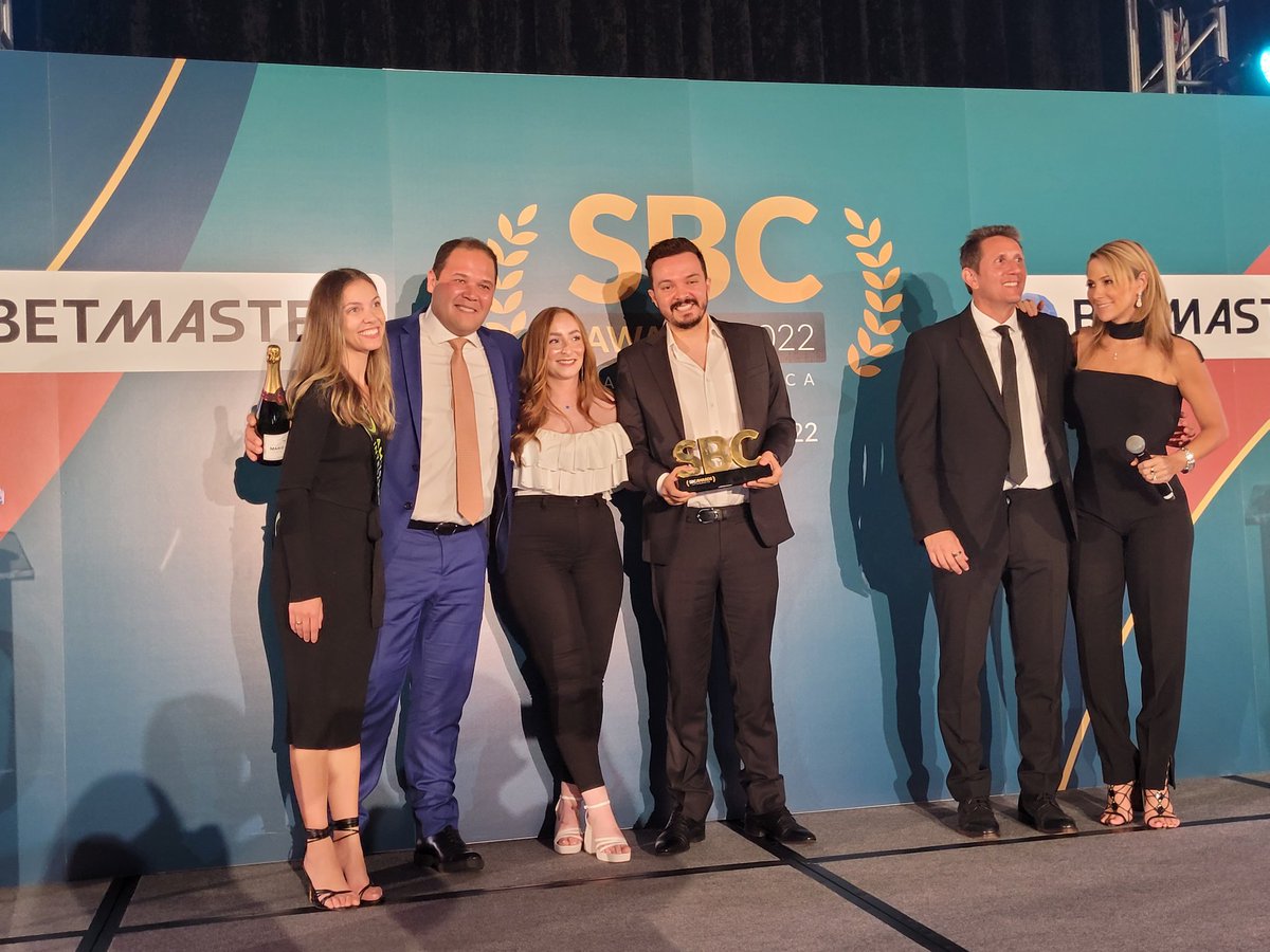 _fonta's tweet photo. Ganador Operador de Apuestas Deportivas del Año #SBCAwardsLatam @KAIZENGAMES1
Patrocinio @sportingtech @JPVarsky @InesSainzG https://t.co/YHiKOo8rLB