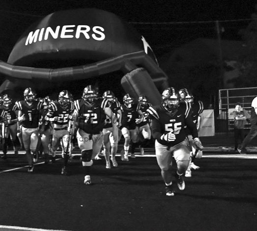 parkerellington's tweet photo. it was all just a dreamπ€π€
senior night @5:30
#for6
@CoachCalebPerry @Marcus1Wimberly @HunterFerrell10 https://t.co/uHcuJBt64d