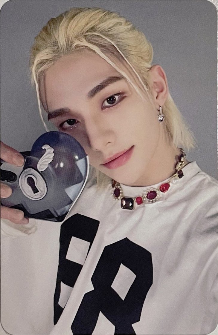 hein ⭒ i.n qs—shipping ! on Twitter "RT hyunemart wtb lfs skz stray