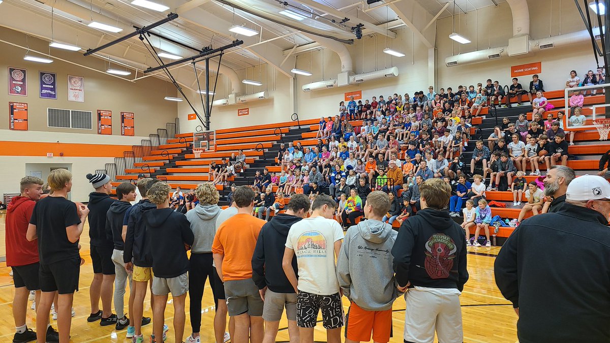 CoachMumm's tweet photo. The future of OG basketball looks bright! Nearly 200 kids 1st-8th grade working on their game over the next 6 weeks. Let's go! https://t.co/pSumdZlS7h