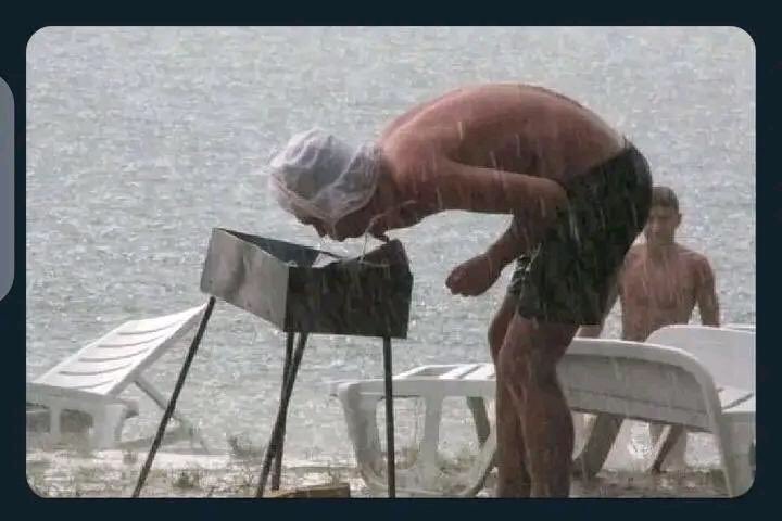 G_mindssquad's tweet photo. Lè fanm nan razè epiw  ap eseye bal lanmou😂😫 https://t.co/nlFTyzNHdr