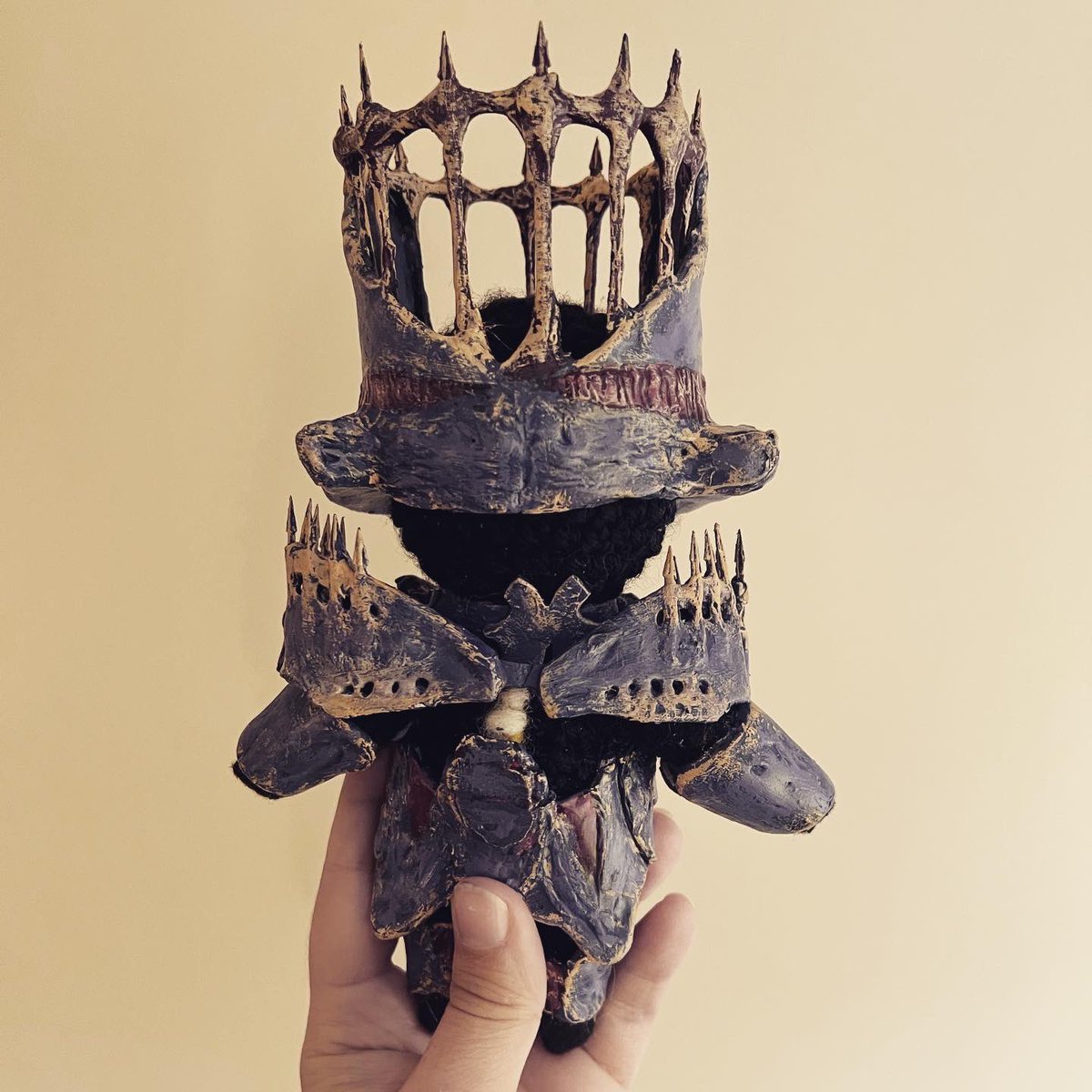stephmayton's tweet photo. ‘Tis the Season of the Witch Queen
I still have Savathûn’s wings, hands and feet to finish but i wanted to share what I’ve done so far 💚🖤 
#AOTW #DestinyArt #Savathûn #SeasonoftheWitch https://t.co/92cp7Gk4P1