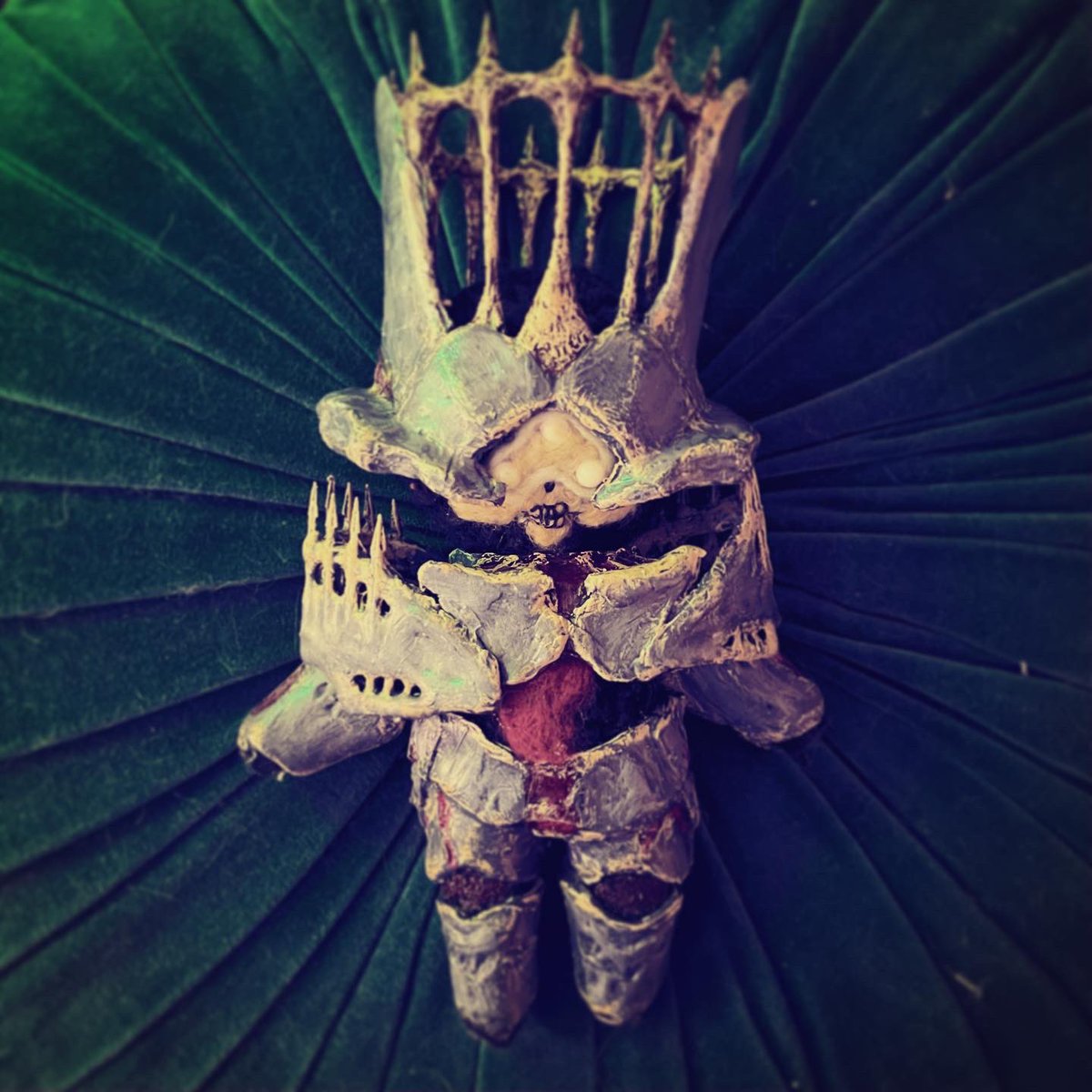 stephmayton's tweet photo. ‘Tis the Season of the Witch Queen
I still have Savathûn’s wings, hands and feet to finish but i wanted to share what I’ve done so far 💚🖤 
#AOTW #DestinyArt #Savathûn #SeasonoftheWitch https://t.co/92cp7Gk4P1