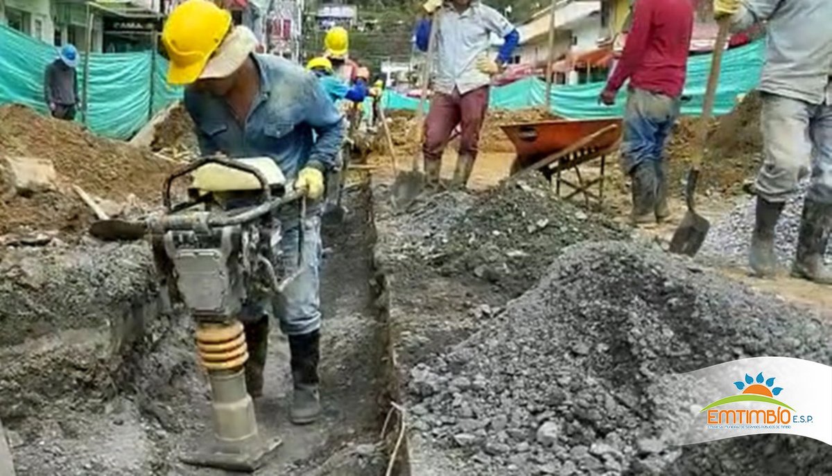 emtimbio's tweet photo. #AlcantarilladoSanitario | Obra cra. 20 entre cll. 17 y 18 Gracias a la doble jornada de trabajo hoy 3 de nov ya se encuentra instalada toda la red principal de alcantarillado y la totalidad las acometidas domiciliarias. Llevamos de 40 a 45 m. en adición de concreto rígido. https://t.co/EzI1zY1BM4
