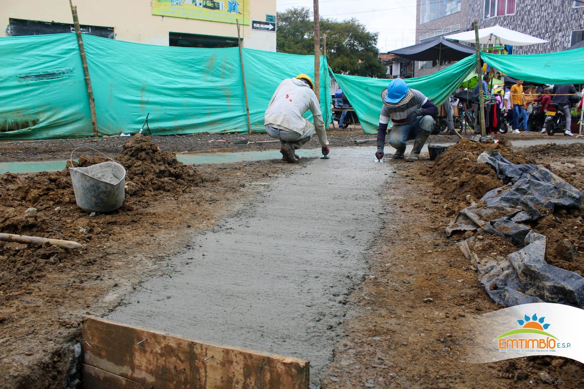 emtimbio's tweet photo. #AlcantarilladoSanitario | Obra cra. 20 entre cll. 17 y 18 Gracias a la doble jornada de trabajo hoy 3 de nov ya se encuentra instalada toda la red principal de alcantarillado y la totalidad las acometidas domiciliarias. Llevamos de 40 a 45 m. en adición de concreto rígido. https://t.co/EzI1zY1BM4