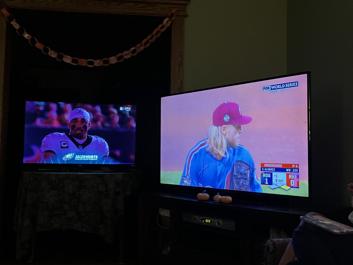 What are you doing tonight??  Go Phillies, Go Eagles!!!  #Phillies #PhilliesNation #Eagles #EaglesNation