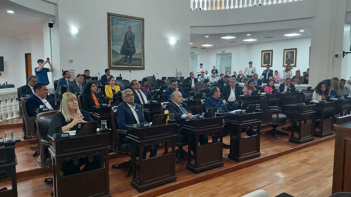 OVIDELAR's tweet photo. ✒️ SE APROBÓ LA LEY DE ALCOHOL “0” EN TODA LA PROVINCIA 

Esta ley fue impulsada desde nuestra institución, a partir de la cual desde hoy los conductores de tránsito deben tener “0” de alcohol en sangre. 
@Florelop 
@Pizarro7Yessica 
@LegislaturaLR https://t.co/SvdTsDn8cm