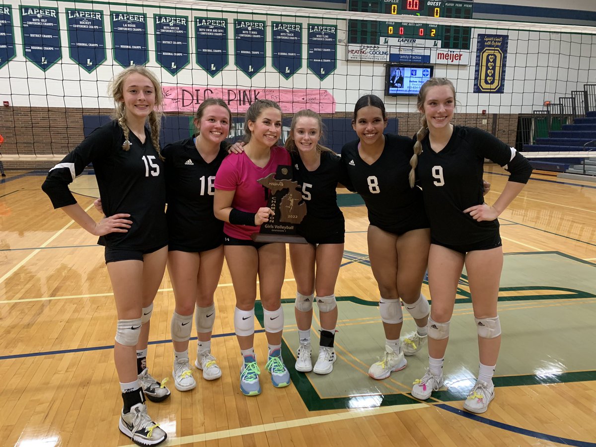 DavisonVolley's tweet photo. District Champs! Davison gets the win over Flushing to win Districts. On to regionals next Tuesday. #davisonvolleyball #davisonmade #playoffvolleyball #disteictchamps https://t.co/fKdjpS9gKq