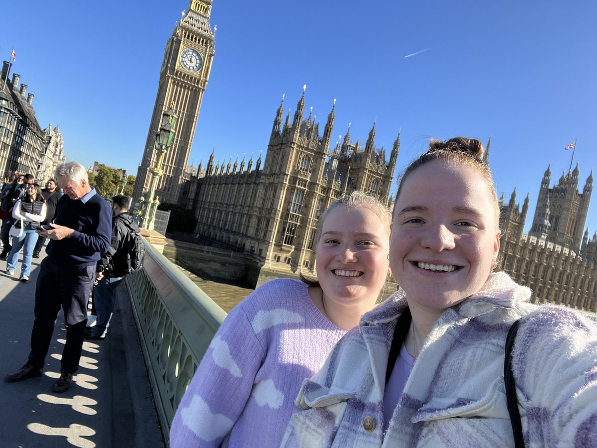 QuintyJasmijn_'s tweet photo. 18 oktober 2022💜
London met Anna, dag 2!✨
Mijn 21e verjaardag, toerisme én Hamilton!🎭 https://t.co/BG7BVkFdCw
