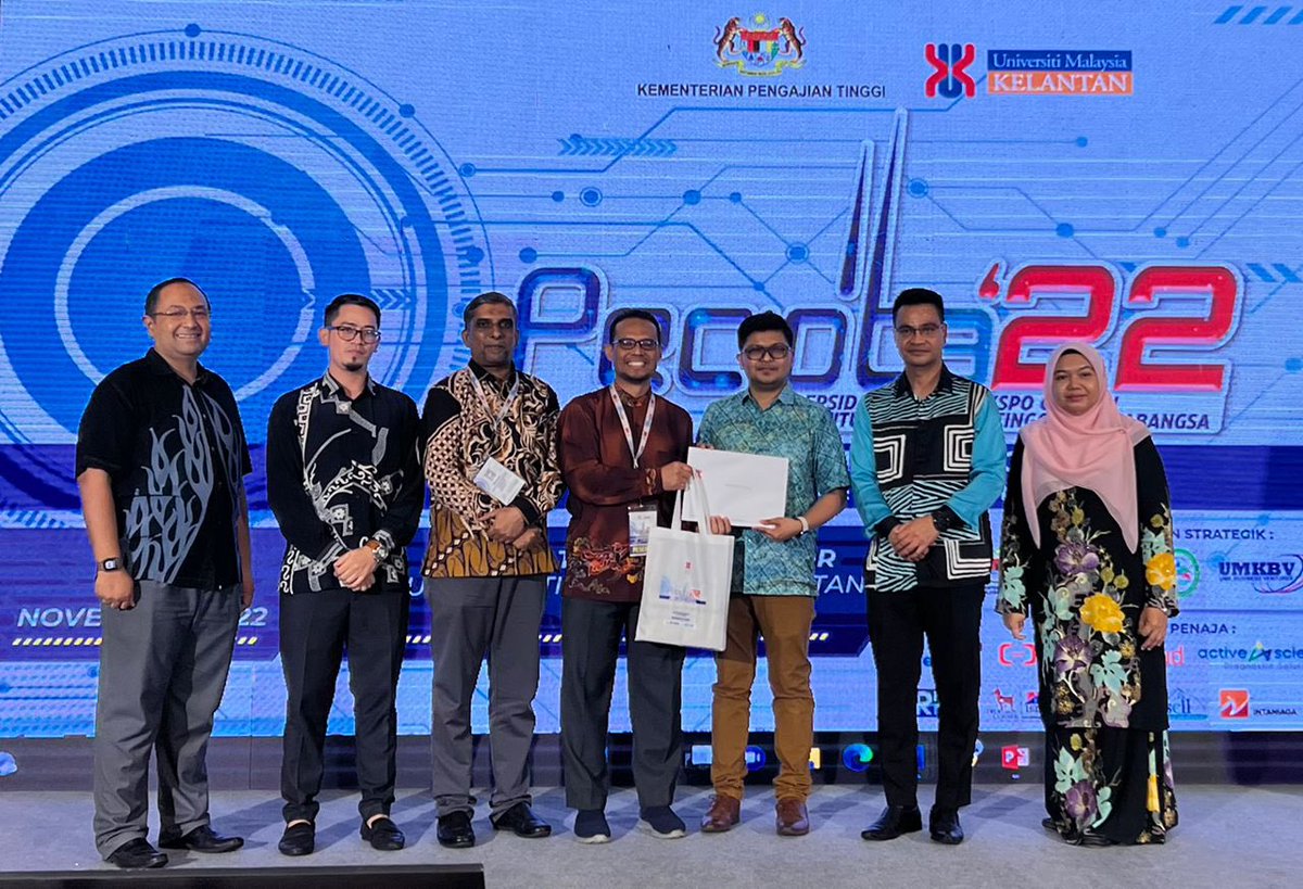 MohdShukriYajid's tweet photo. Congrats to our researchers team at PECIPTA'22. @MSUmalaysia received 2 golds, 2 silvers &amp; 4 bronzes awarded for the projects initiated via the research ecosystem. Well done! #Pecipta22 @researchMSU.
TINGKATKAN INOVASI, KREATIVITI, TEKNOLOGI, KEUSAHAWANAN DAN MASYARAKAT https://t.co/hTm4g1FOxH