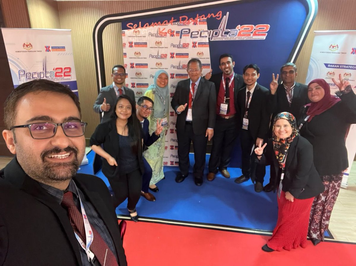 MohdShukriYajid's tweet photo. Congrats to our researchers team at PECIPTA'22. @MSUmalaysia received 2 golds, 2 silvers &amp; 4 bronzes awarded for the projects initiated via the research ecosystem. Well done! #Pecipta22 @researchMSU.
TINGKATKAN INOVASI, KREATIVITI, TEKNOLOGI, KEUSAHAWANAN DAN MASYARAKAT https://t.co/hTm4g1FOxH