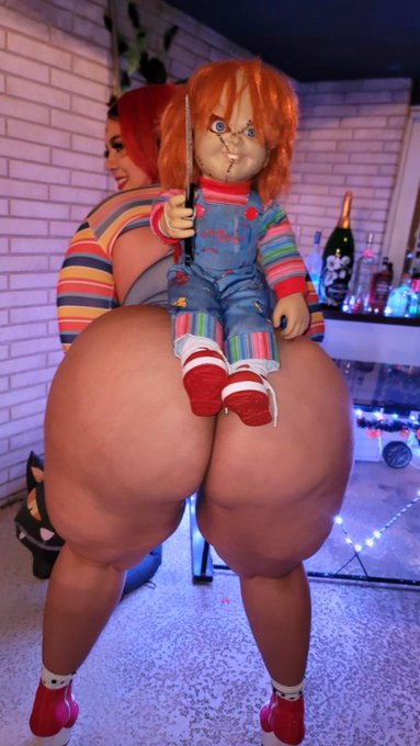2 pic. Yes I’m still posting Halloween content till I run out AND NO ONE CAN STOP ME ??? #thick #curves