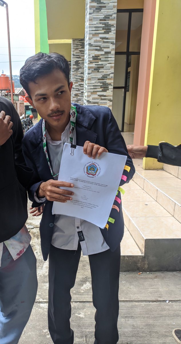 sabilmasrur's tweet photo. @qorygore Qor!!! Ini dia temenku bikin Skripsi tentang lu Qor!! Judulnya gokil “Analisis Pesan Dakwah dalam #barbarclass eps 3 Guru Keimanan”. Apakah dia BISAAA!!!! lulus bimbingan skripsi Qor?? Tapi di NOVromblem ini pasti ADAAAA!! Keberuntungan #QG #QGBacotsantuy https://t.co/81vwBhi3ng