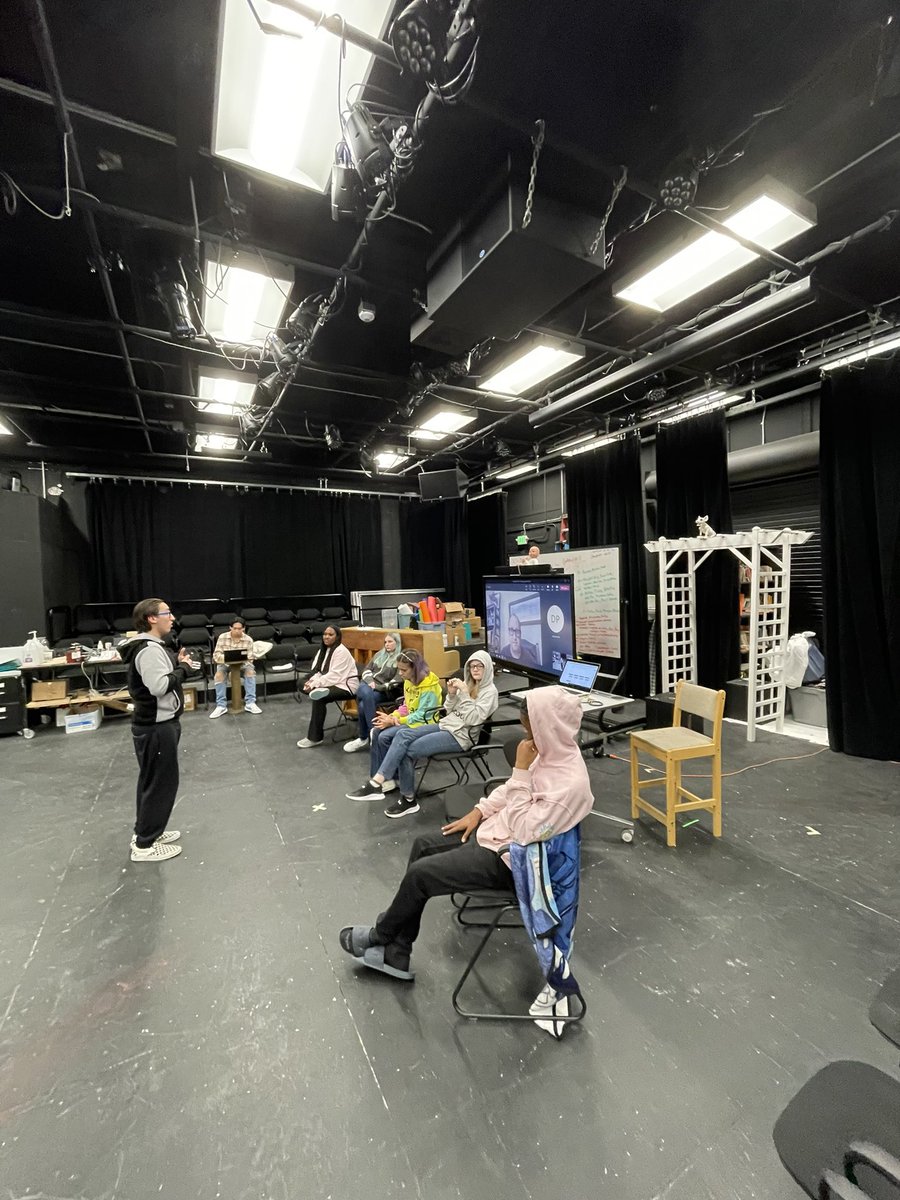 Students in our acting magnet got to participate in a virtual monologue masterclass today with Broadway actor, Ben Lipitz! Thank you to the Office of Performing Arts for this awesome opportunity. So proud of these talented kids 🙂