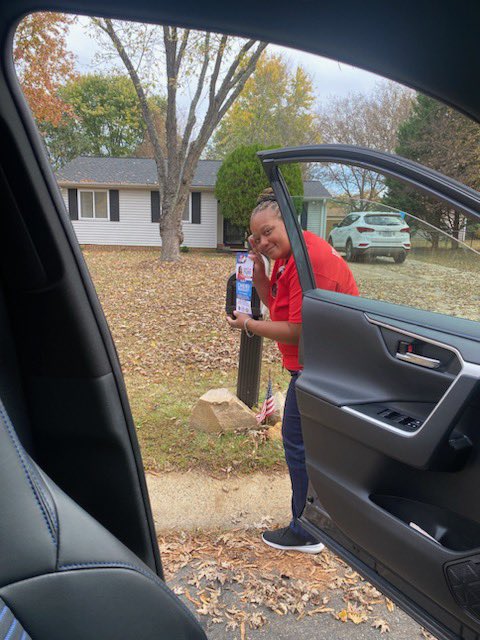 maureen1227's tweet photo. #IAMStandingStrong @1725Lodge @MachinistsUnion @iamdistrict142 @IAMDistrict141 #machiniststrong #fightingmachinist Local 1725 members active in getting out the vote for our Labor endorsed candidates @CheriBeasleyNC https://t.co/ZuxOlaBEj8