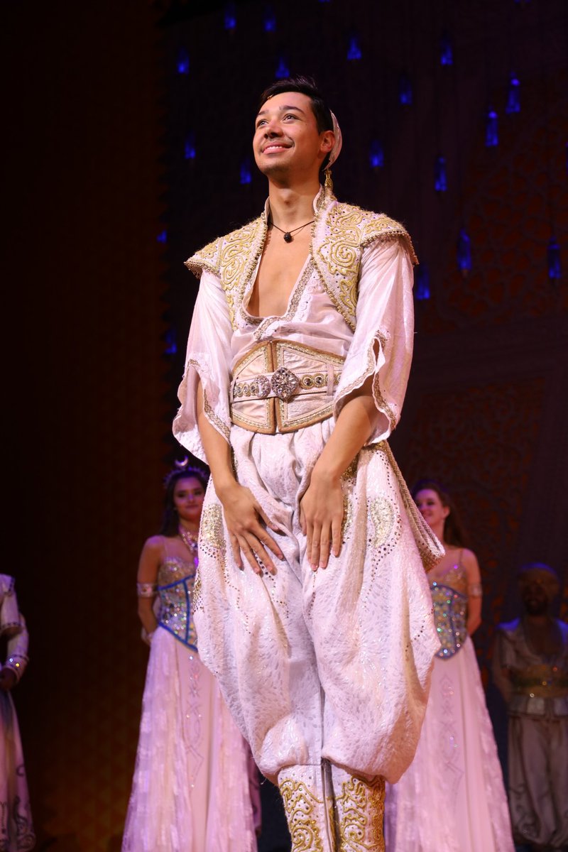 QuintyJasmijn_'s tweet photo. 30 oktober 2022💜 
Aladdin mét NiGenie����✨ https://t.co/2N72IHuK0x