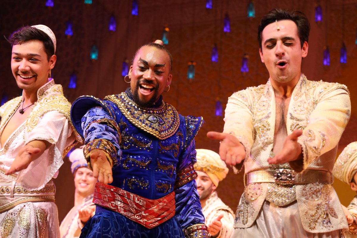 QuintyJasmijn_'s tweet photo. 30 oktober 2022💜 
Aladdin mét NiGenie����✨ https://t.co/2N72IHuK0x