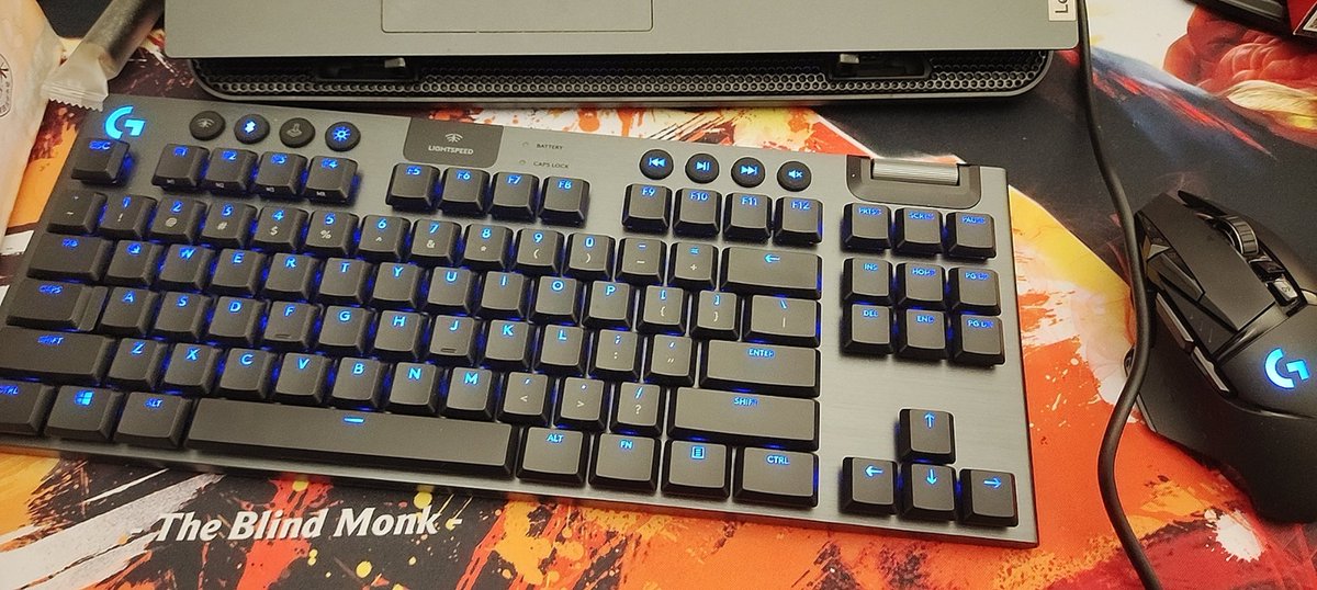 キーボードG913TKL
マウスG502