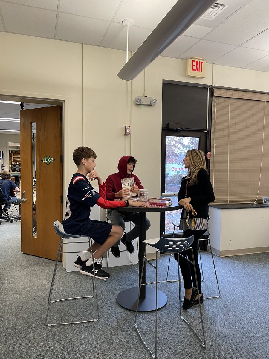 It was a whirlwind week assisting ENG 100 with their next unit.  Talking about books with kids is truly the best job ever.  I loved watching teachers share their favorite books and push readers to find a text they truly love. ♥️📚<a href="/GallucciLauren/">Lauren Gallucci</a> <a href="/FHSEnglishCT/">FHS English</a>