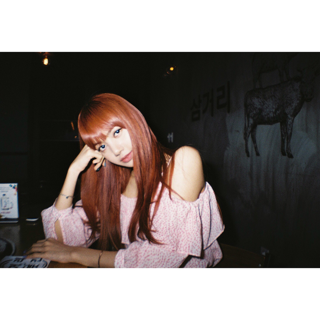 timetolili's tweet photo. 171106 (5 years ago today)
blackpinkofficial instagram update

"#BLACKPINK #LISA #PhotobyNiNi #PhotoByChaeng 📸 ❣️❣️❣️"

https://t.co/lJacnGNlQ7 https://t.co/ZEeG6r3IwT