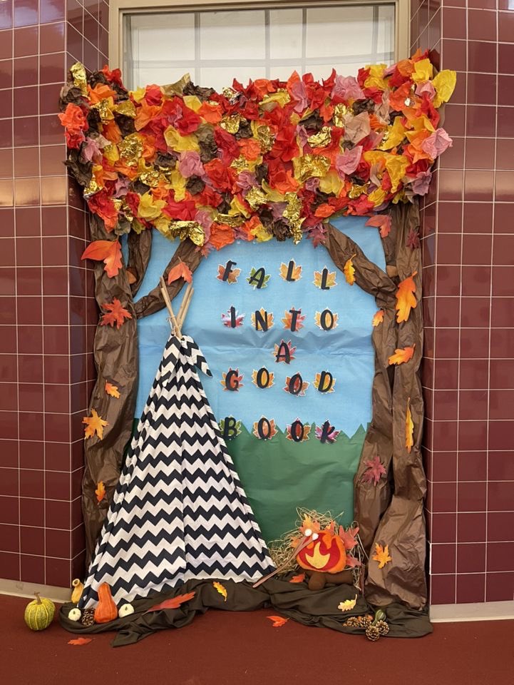 Hosp_PTA's tweet photo. #scholasticbookfair #FallVibes 📚🍁😍

@HospElementary @TLeLibrarian https://t.co/nLkx4WVQHE